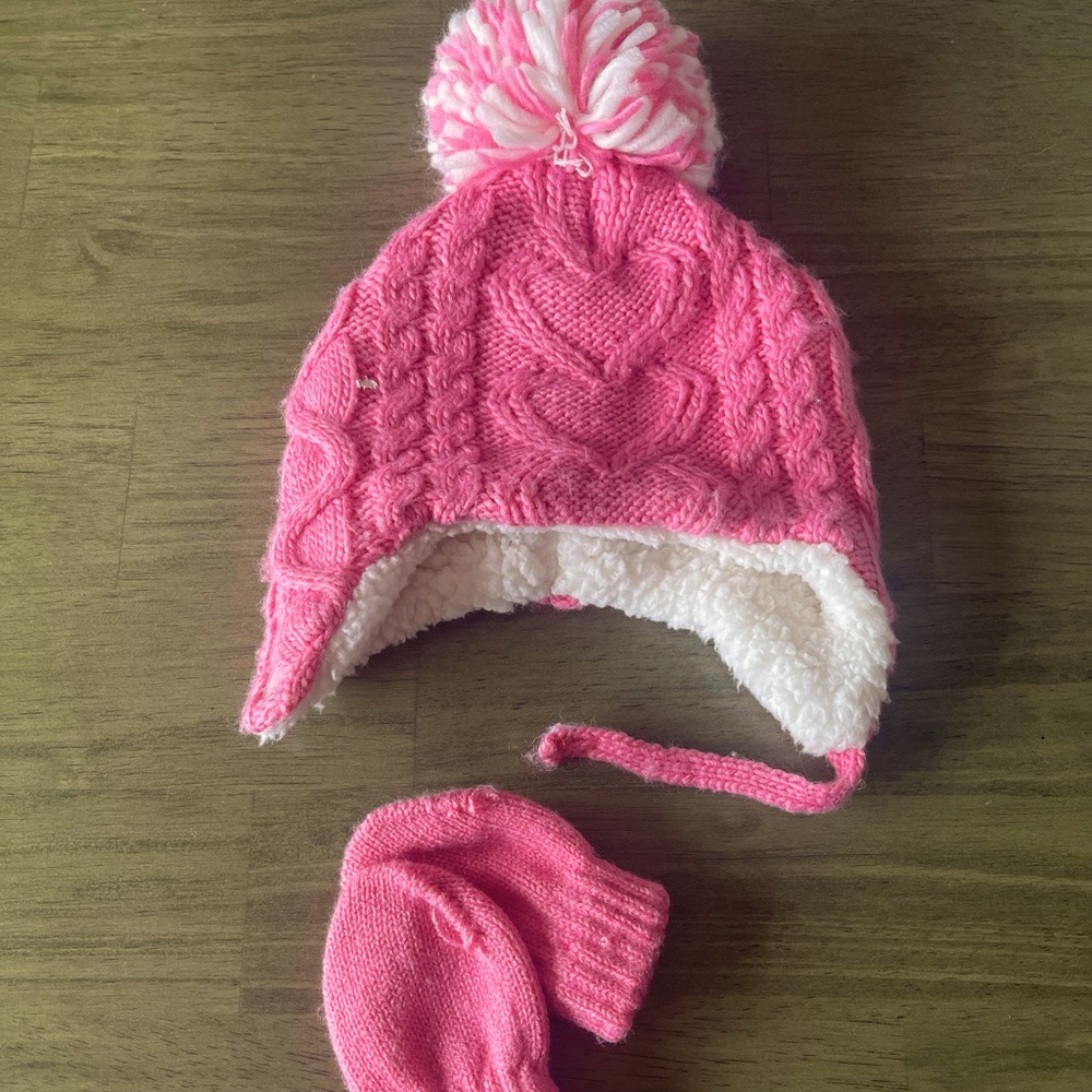 Hat and gloves